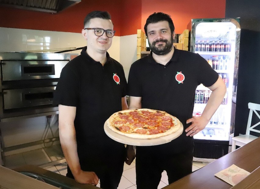 Menadżer oraz kucharz nowo otworzonej Pizzeri Farina.