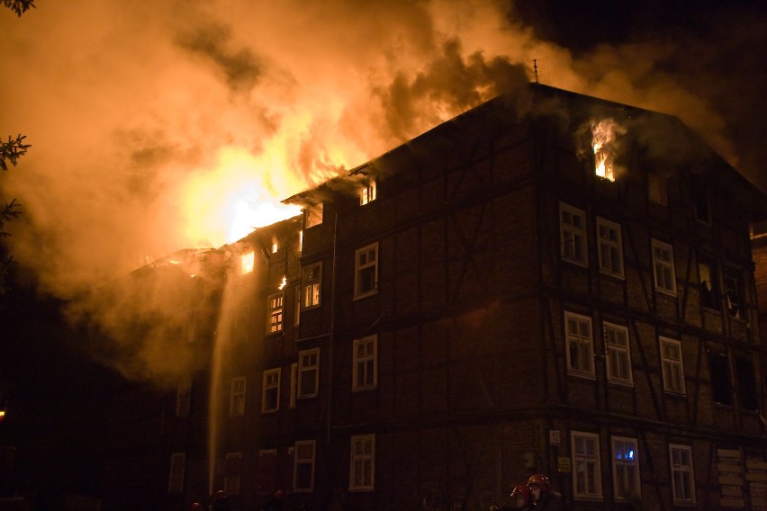 Gdańsk: Pożar pustostanu przy ul. Wroniej. Nie żyje jedna osoba