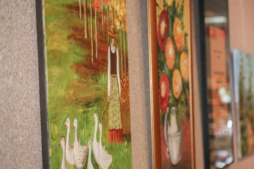 Wystawa prac malarskich seniorów w Pniewach