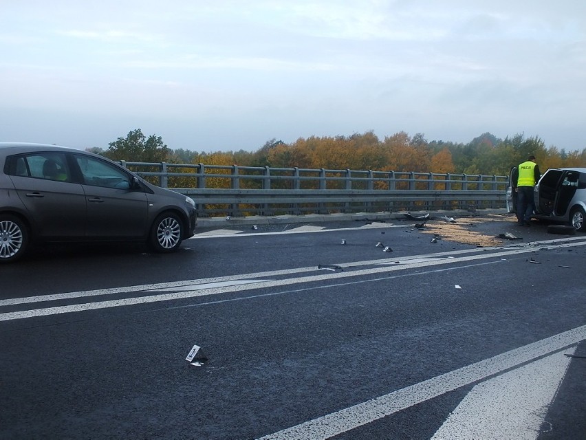 Wypadek na obwodnicy Kraśnika. Dwie osoby został ranne.