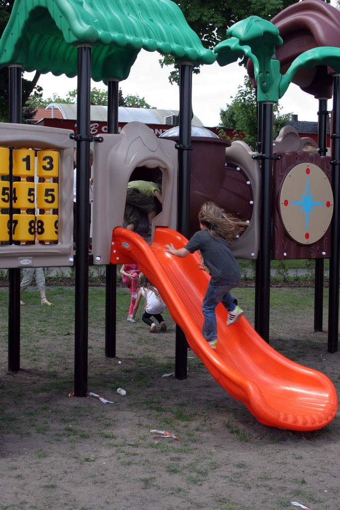 Września: Nowe miejsca zabaw dla dzieci [ZDJĘCIA]