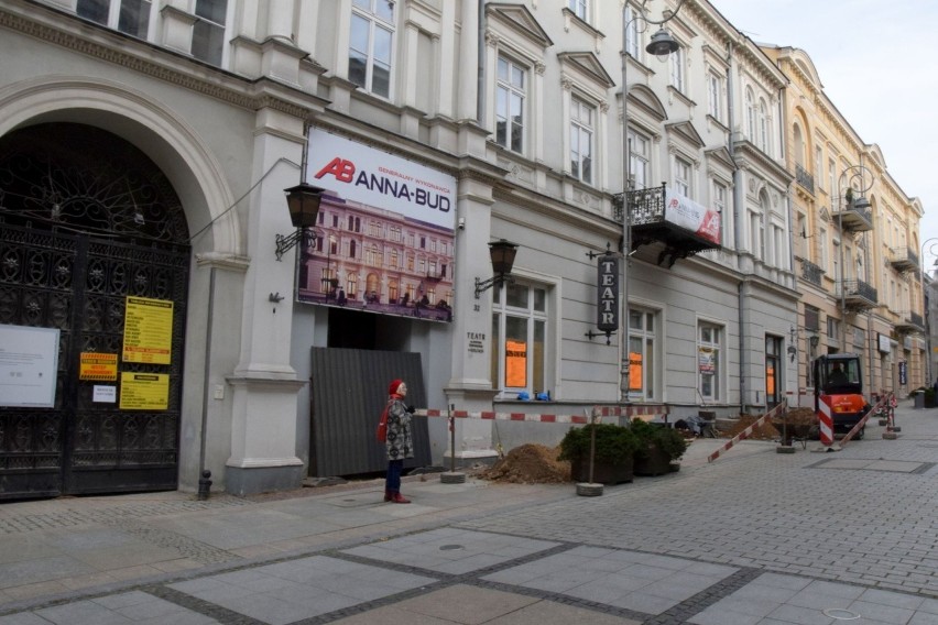 Trwa remont teatru w Kielcach. Dużo się dzieje! Ekipa szykuje się do wielkiego wykopu [WIDEO, ZDJĘCIA]