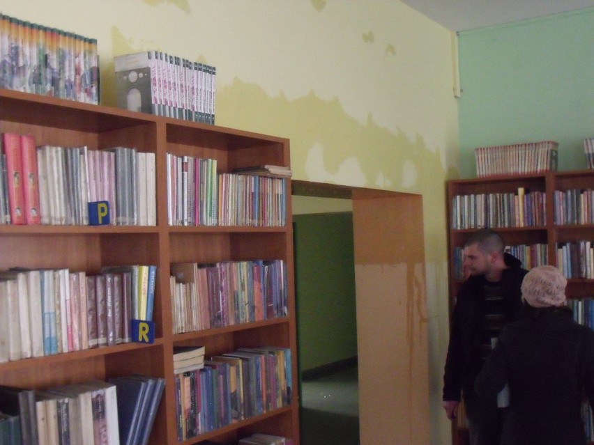 ŚREM, CZEMPIŃ - Biblioteka Publiczna w Czempiniu została zniszczona