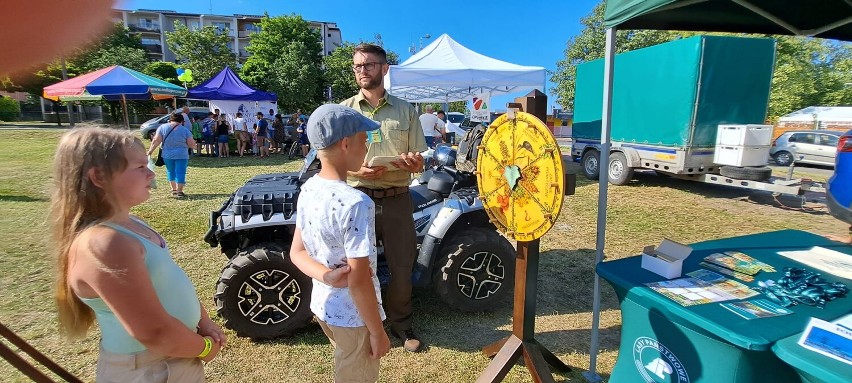 Opocznianie bawili się na ekopikniku. Posadzono ukraiński dąb, koncert zagrał O.S.T.R. [ZDJĘCIA]