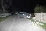 Gm. Sulmierzyce: Auto uderzyło w płot. Kierowca był kompletnie pijany