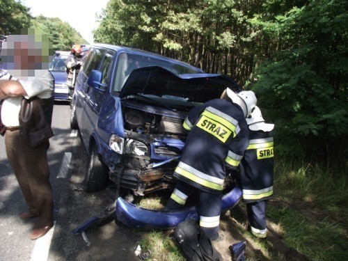 Wypadek w Antoninie. Zderzyły się volvo i volkswagen