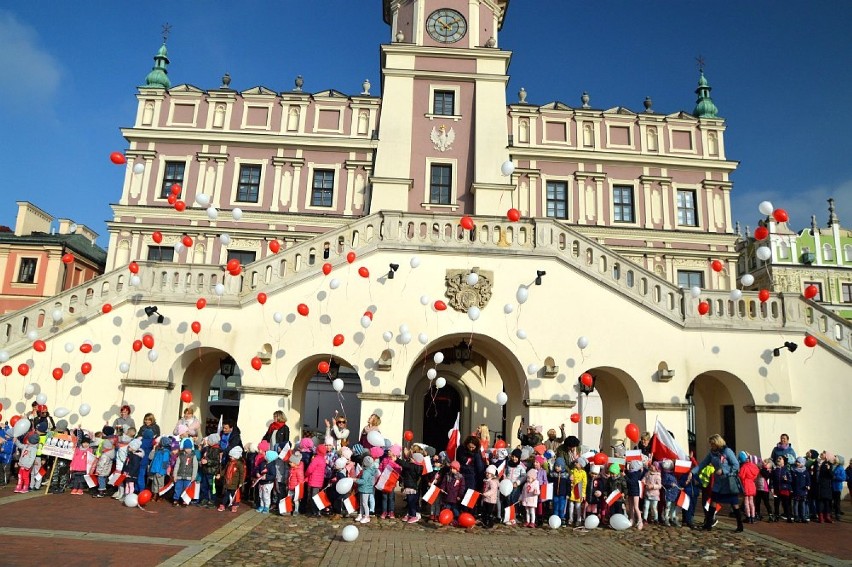 Happening Mundurówki: 100 balonów wzleciało nad Zamość