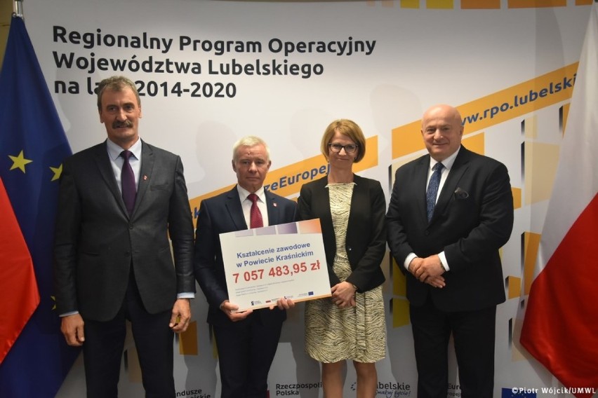 Starosta kraśnicki odebrał ponad siedem milionów złotych dofinansowania na kształcenie zawodowe w powiecie