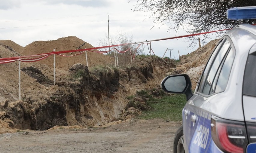 Obecnie policjanci zabezpieczają miejsce, w którym...