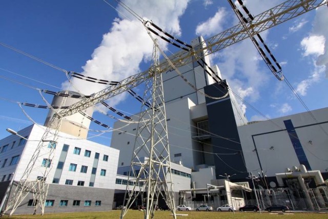 Łączna moc zainstalowana Elektrowni Bełchatów wynosi 5298 megawatów. To największa elektrownia w Polsce na węgiel brunatny