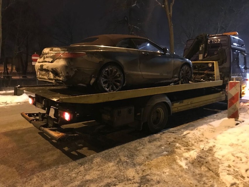 Policjanci z Koszalina odzyskali skradzionego Mercedesa o wartości 700 tys. zł