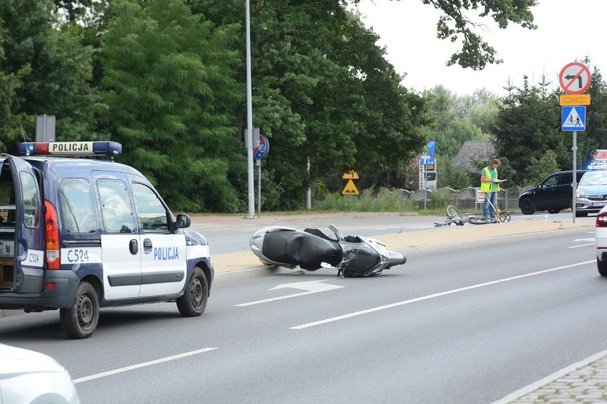 Motocyklista potrącił rowerzystkę na ul. Warszawskiej w Grudziądzu [wideo, zdjęcia]