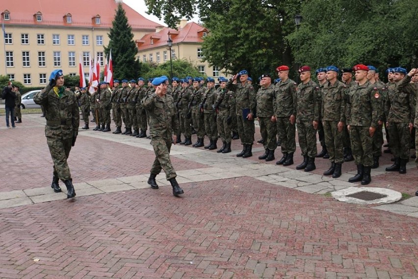 Pożegnanie żołnierzy wyjeżdżających na misję do Bośni i Hercegowiny [ZDJĘCIA]
