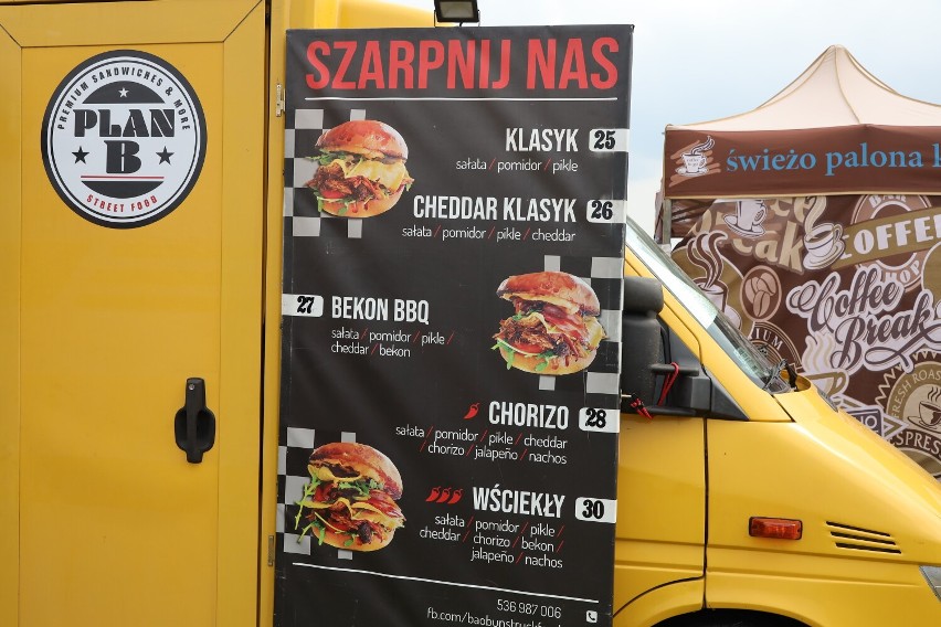 Zlot food trucków podczas pokazów lotniczych w Piotrkowie