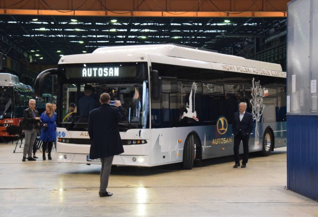 Dyrektywy unijne nakazują samorządom  posiadanie we flocie pojazdów nie tylko niskoemisyjnych, ale także zeroemisyjnych