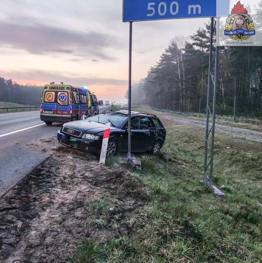 Wypadek na A2 w kierunku Warszawy. Wszyscy jadący samochodem byli pijani. Uderzyli w tył innego auta