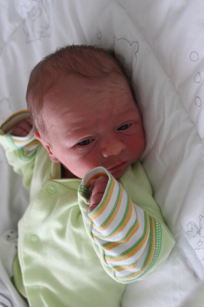 Marcel Krótki, syn Eweliny i Dawida, urodził się 5 czerwca....