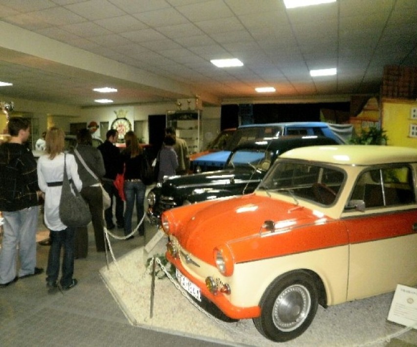W trakcie Nocy Muzeów można było wejść za darmo m.in. do Muzeum Motoryzacji pod rondem Kaponiera
