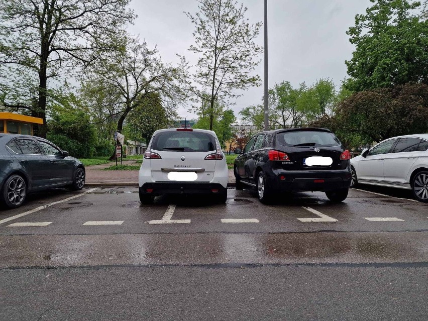 Kolejny przykład radosnego parkowania w Kielcach
