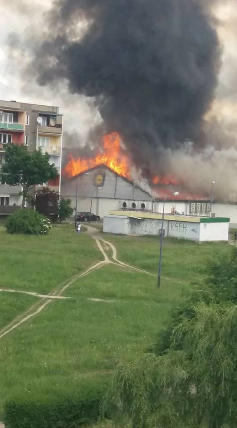 Pożar Lidla w Radomsku