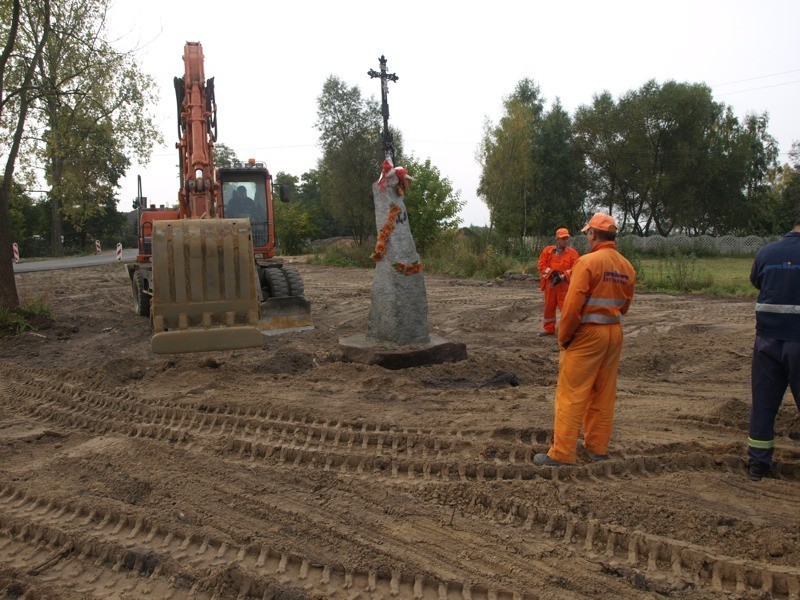 Spieszą się z mostem, aby dotrzymać terminów