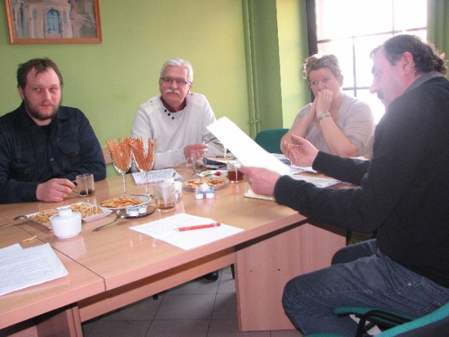 Przedsiębiorcy spotkali się dziś w siedzibie Izby Gospodarczej. Od lewej: Jarosław Dziubek, Henryk Szram, Danuta Słabysz i Mirosław Pietkiewicz
