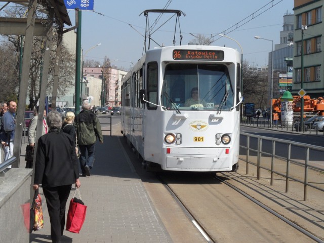 Do Sosnowca zawitała linia nr 36. Do tej pory kursowała ona między katowickimi dzielnicami Brynów i Zawodzie, teraz została wydłużona do stolicy Zagłębia rekompensując wprowadzenie trzydziestominutowej częstotliwości na "piętnastce".