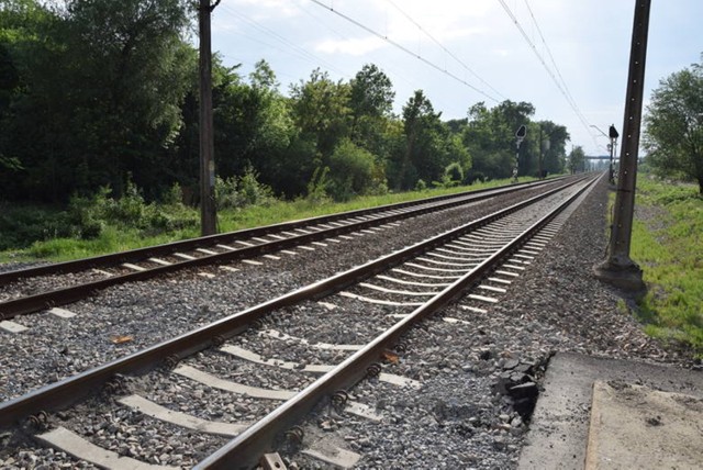 Chociaż dla wielu obserwatorów rynku kolejowego pomysł wydaje się być abstrakcyjny, to o planach kolejowego połączenia Jasła z Dębicą rozmawiano jeszcze w XIX wieku.