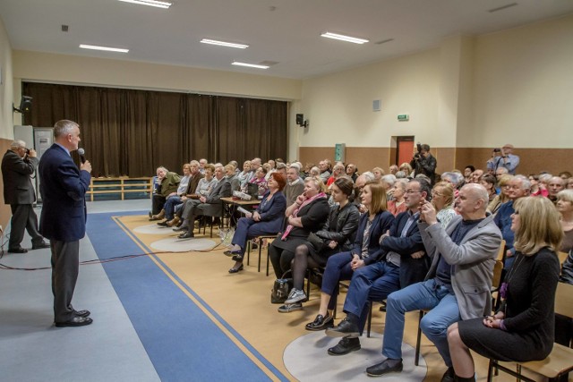 Wernisaż wystawy fotografii Kazimierza Masiuka połączony z wieczorem wspomnień o autorze zdjęć, który zorganizowano w OSK Podzamcze