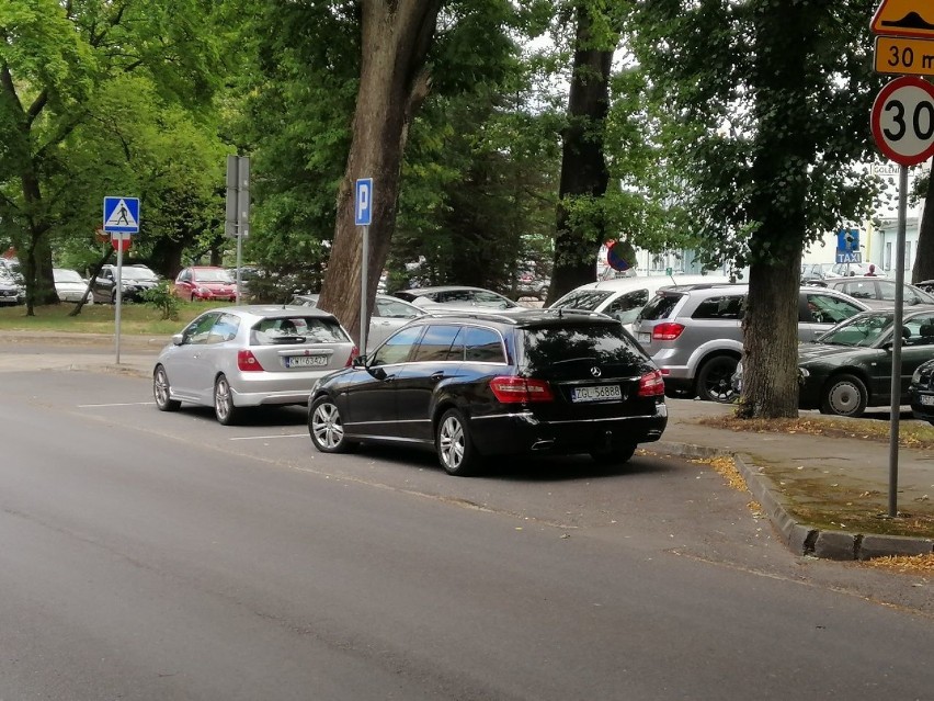 A jednak - wszystko na jednym parkingu. Będzie bałagan