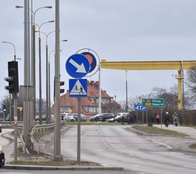 Droga krajowa nr 22 w Malborku przygotowywana jest do przebudowy. Włodarze wciąż negocjują z GDDKiA kwestię ekranów akustycznych w centrum.