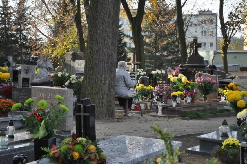 Śremskie cmentarze w blasku świec i nie tylko - 1 listopada