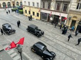 Widzieliście swastyki na ulicach Wrocławia? To scenografia nowego serialu historycznego