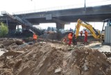 Trwa rozbiórka wiaduktu w ulicy Żeromskiego. Od strony Dzierzkowa jest już tylko gruz, teraz pracują w Śródmieściu, będzie głośno! 
