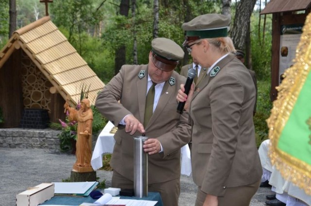 12 lipca w Nadleśnictwie Brynek uroczyście poświęcono kapliczkę z figurą patrona leśników, świętego Jana Gwalberta, a także otwarto Leśną Ścieżkę Edukacyjną.