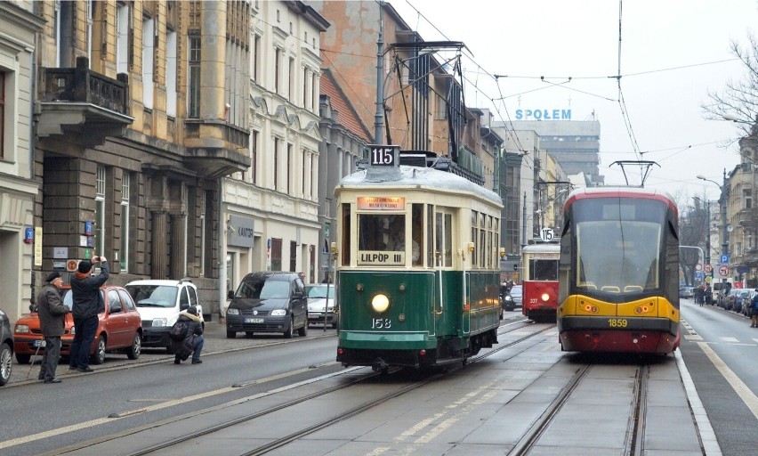 2 zł za godzinę pracy dla stanowisk robotniczych i 340 zł...