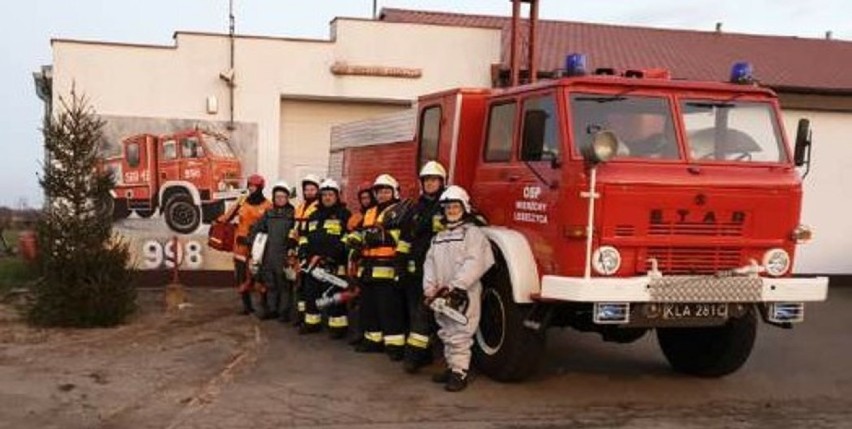 W pomoc zaangażowali się strażacy z OSP Wierzchy-Leszczyca