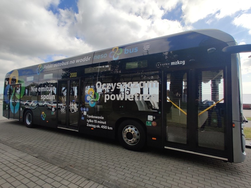 Autobus na wodór będzie jeździł po ulicach Gdyni. Niedługo początek testów | ZDJĘCIA