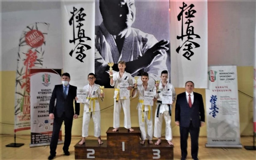 Brązowy medal Mateusza Lisa w mistrzostwach Polski juniorów młodszych karate kyokushin w Katowicach
