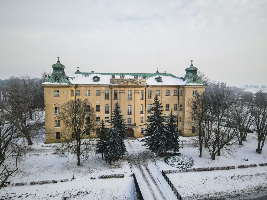 Zamek w Rydzynie zimą