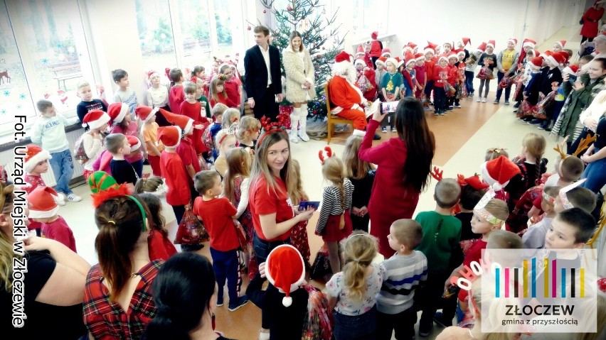 Przedszkolaków ze Złoczewa odwiedził św. Mikołaj. Przybył bryczką, przywiózł prezenty ZDJĘCIA