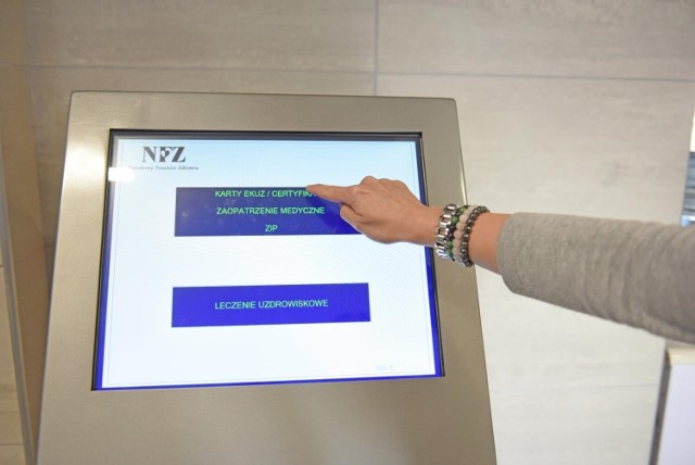 Dziennie w poznańskim NFZ po kartę EKUZ zgłasza się nawet 100-120 osób.