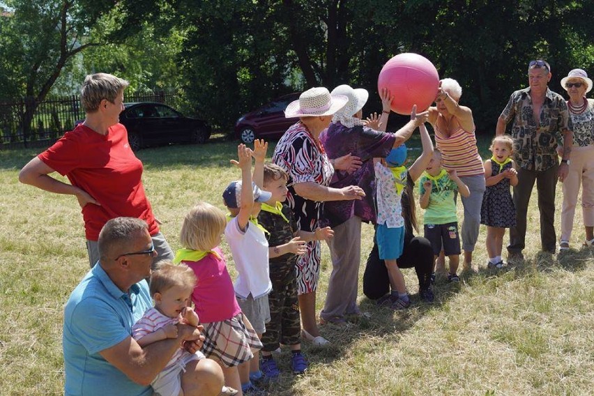 Z okazji Międzynarodowego Dnia Rodziny w Janikowie został zorganizowany piknik [zdjęcia]