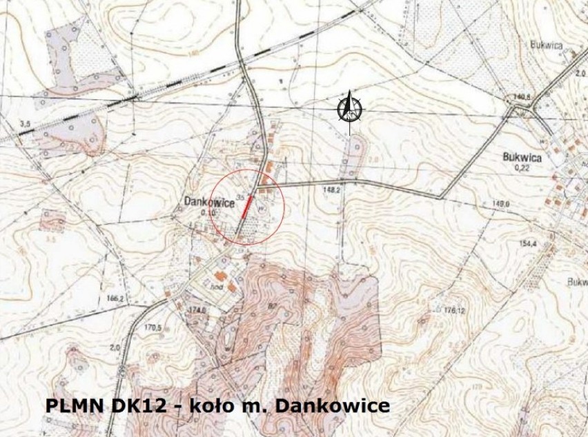 W Dankowicach przy DK 12  trwa budowa chodnika i zatoki autobusowej
