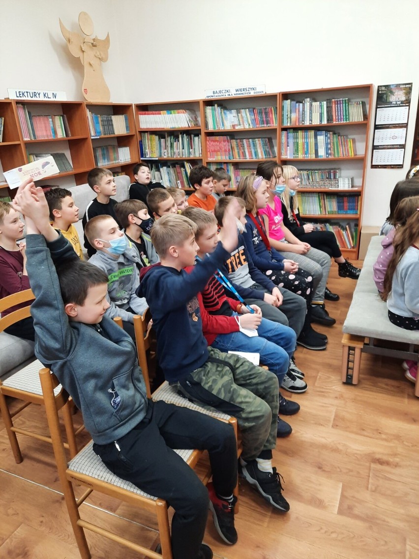 Oleśnica. Autorka książek dla dzieci i młodzieży odwiedziła uczniów siódemki