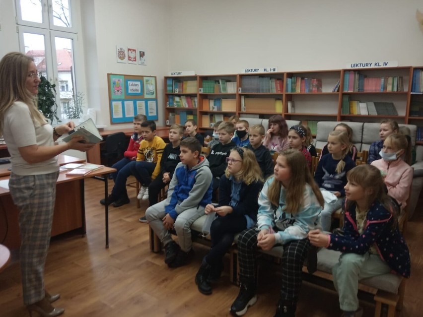 Oleśnica. Autorka książek dla dzieci i młodzieży odwiedziła uczniów siódemki