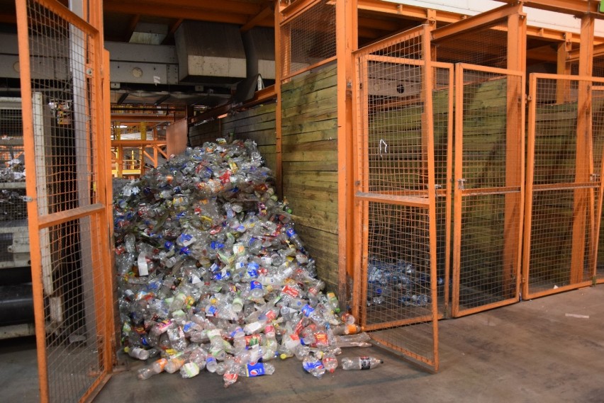 Najnowocześniejsza sortownia odpadów pod Skierniewicami. Co dzieje się z naszymi śmieciami? 
