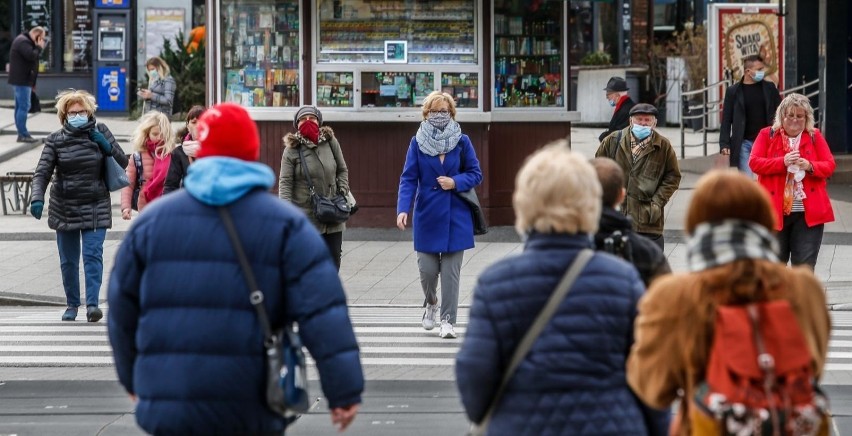 Zajętych może być maksymalnie 50 proc. miejsc siedzących lub...