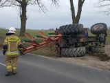 Zderzenie traktora z ciężarówką koło Barwic. Jedna osoba poszkodowana [zdjęcia]