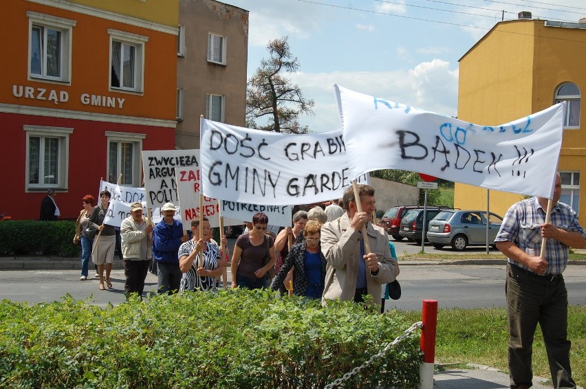 W 2011 roku, w ramach protestu przeciwko przyłączeniu Bądek...